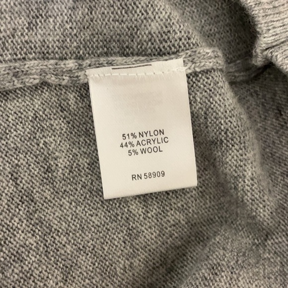 GIANNI BINI Gray Sweater Embellished Pearl Front Size Large NWT - Picture 7 of 8